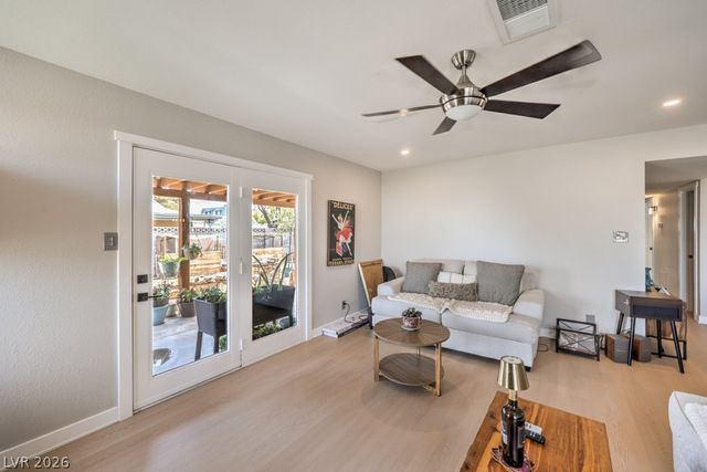 6945 Cobblestone Avenue, Las Vegas, NV 89145