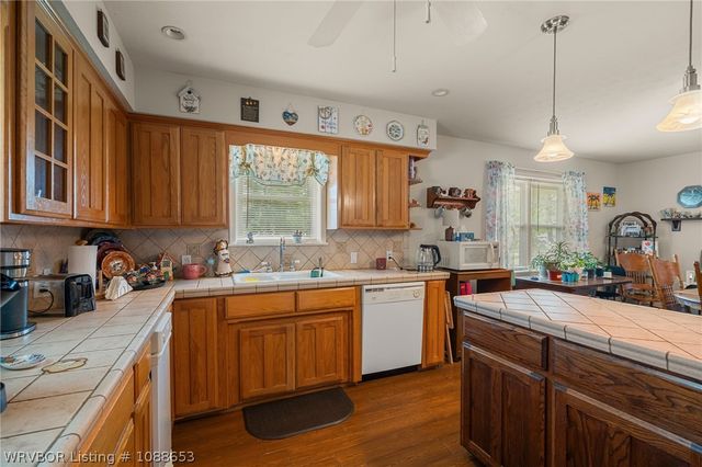 704 S Fifth Avenue, Bonanza, AR 72916