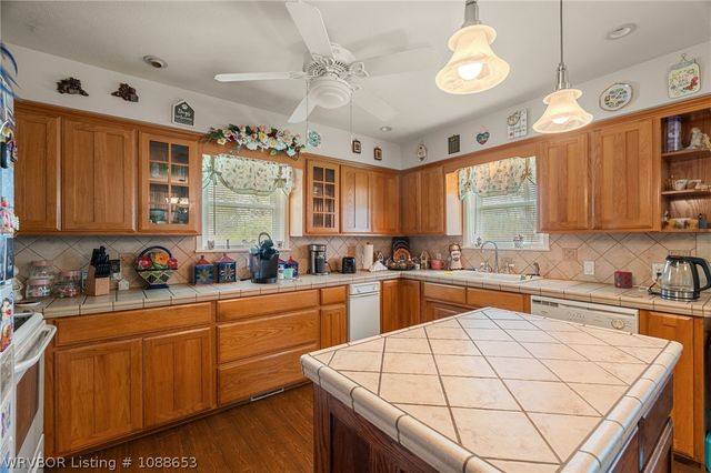 704 S Fifth Avenue, Bonanza, AR 72916