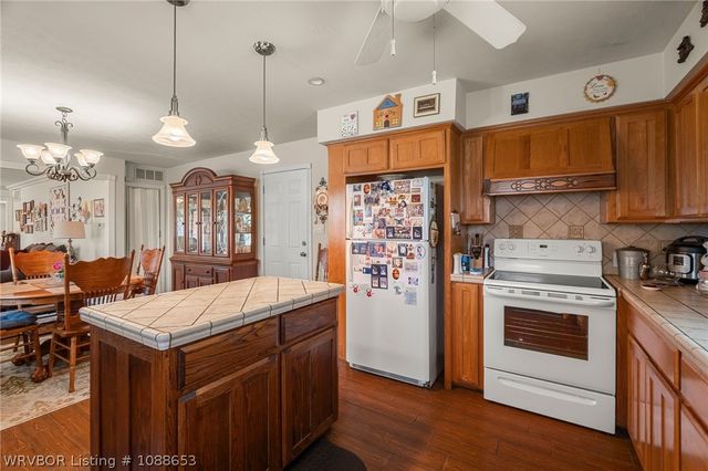 704 S Fifth Avenue, Bonanza, AR 72916