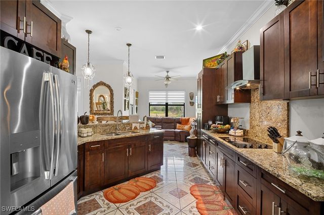 5270 42nd ST NE, Naples, FL 34120