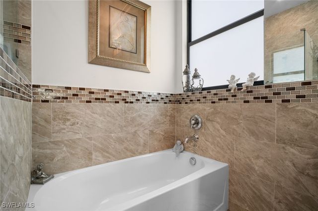 5270 42nd ST NE, Naples, FL 34120