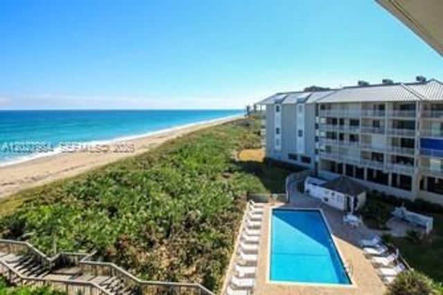 429 NE Tradewind Lane 305, Hutchinson Island, FL 34996