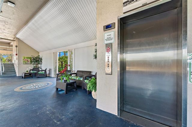 429 NE Tradewind Lane 305, Hutchinson Island, FL 34996