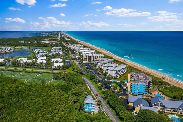429 NE Tradewind Lane 305, Hutchinson Island, FL 34996