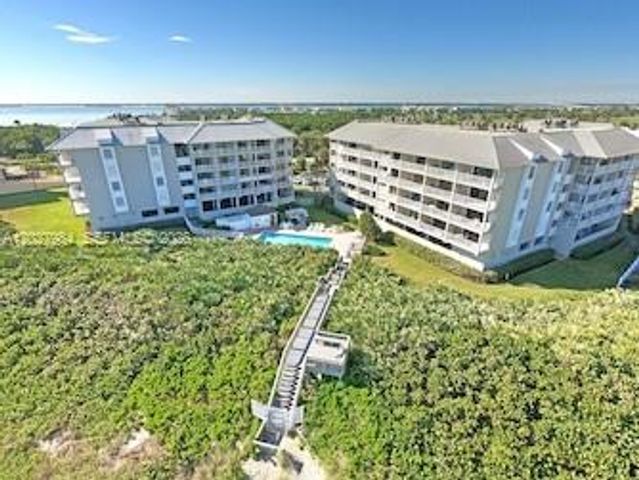429 NE Tradewind Lane 305, Hutchinson Island, FL 34996