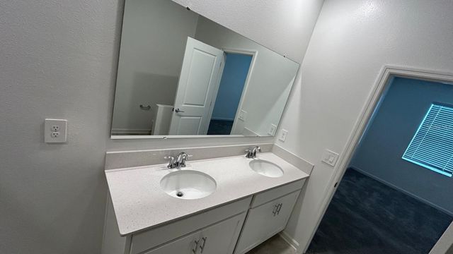 913 LAUREL VIEW WAY, Groveland, FL 34736