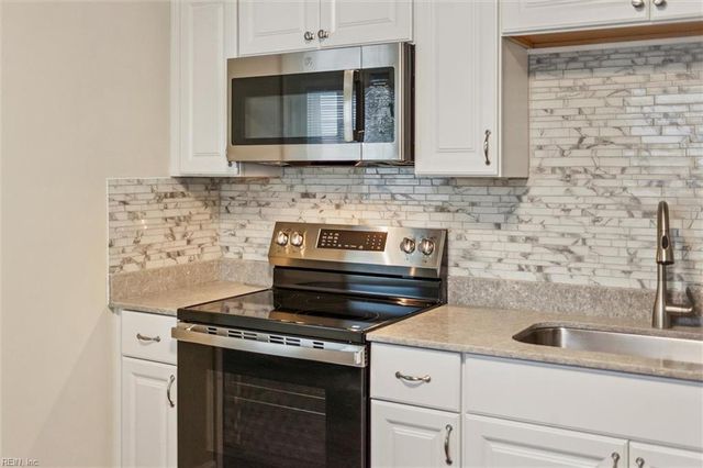 1909 Long Green LN, Hampton, VA 23663