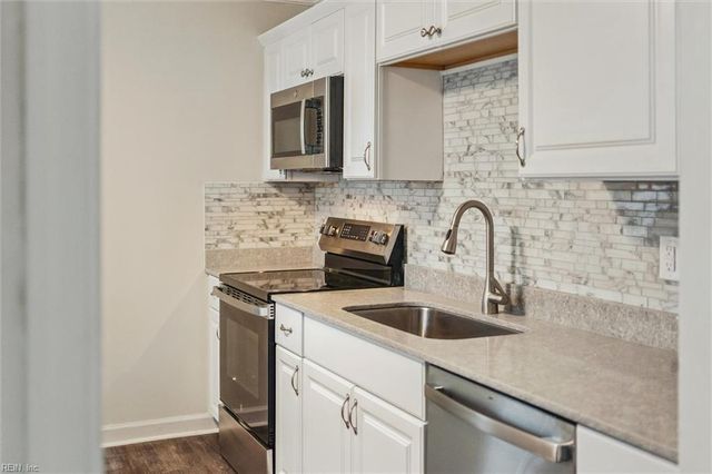 1909 Long Green LN, Hampton, VA 23663