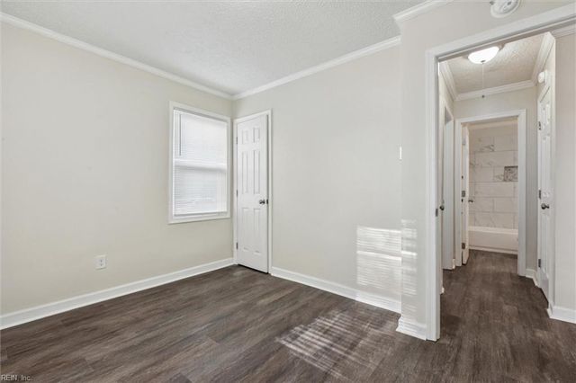 1909 Long Green LN, Hampton, VA 23663