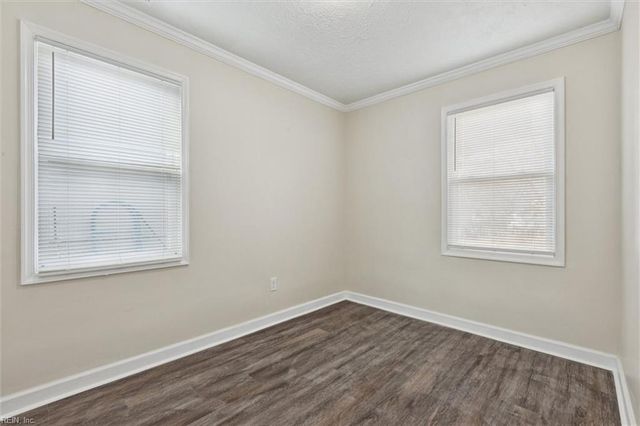 1909 Long Green LN, Hampton, VA 23663