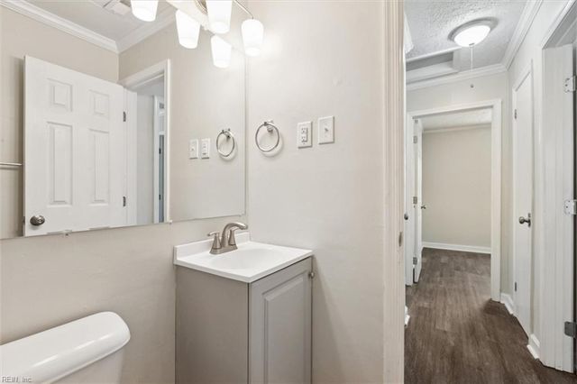 1909 Long Green LN, Hampton, VA 23663