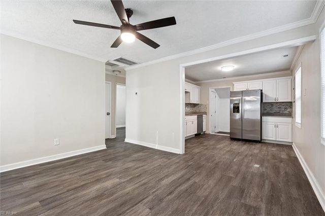 1909 Long Green LN, Hampton, VA 23663