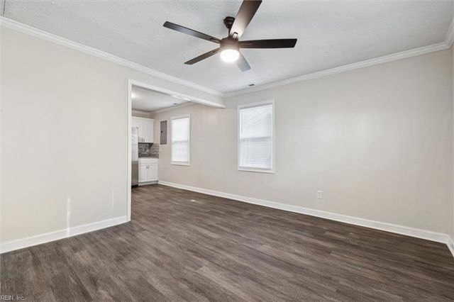 1909 Long Green LN, Hampton, VA 23663