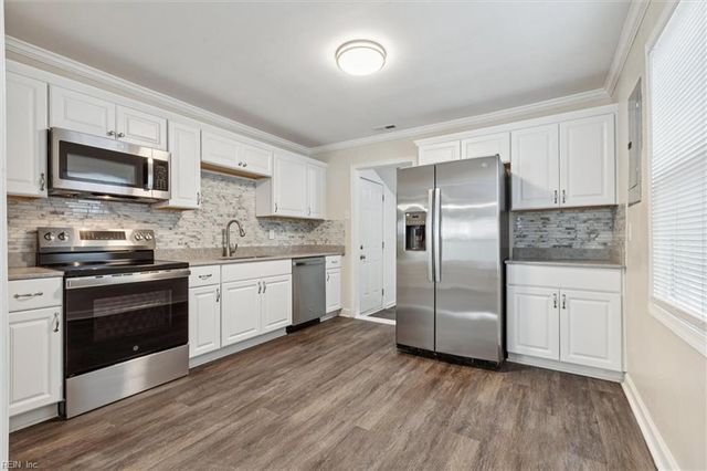 1909 Long Green LN, Hampton, VA 23663