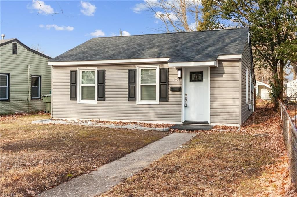 1909 Long Green LN, Hampton, VA 23663