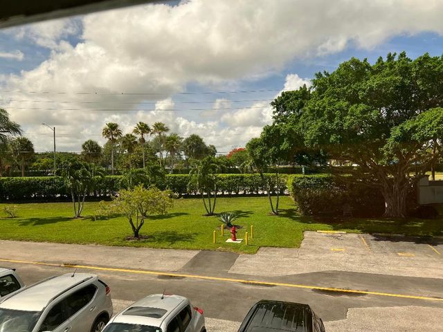 267 Flanders F, Delray Beach, FL 33484