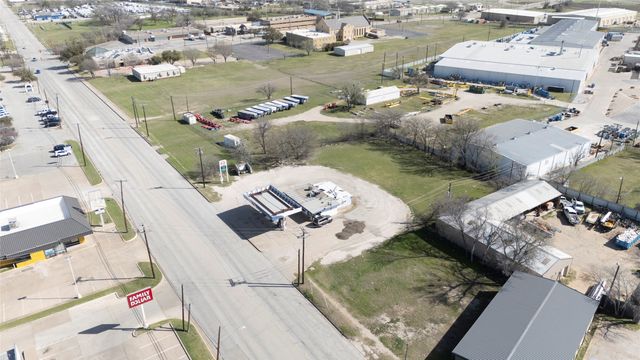 535 S Cherry Lane, White Settlement, TX 76108