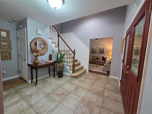 34 Greenshire Way, Walden, NY 12586