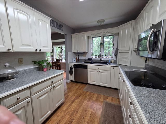 34 Greenshire Way, Walden, NY 12586