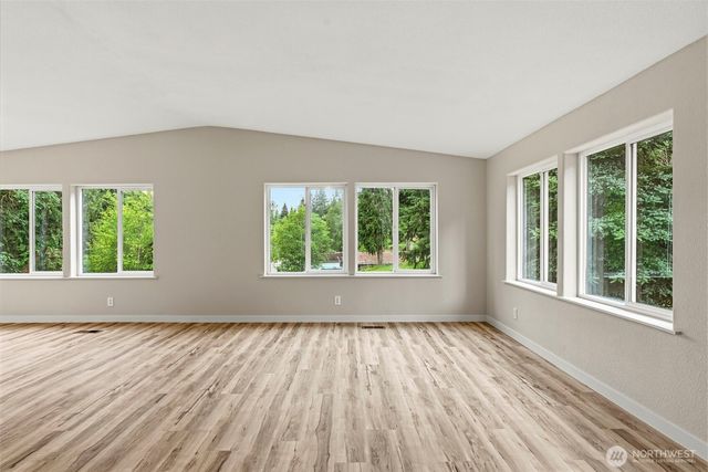 221 Parker Pl, Kelso, WA 98611
