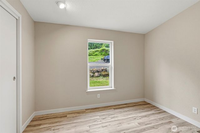 221 Parker Pl, Kelso, WA 98611