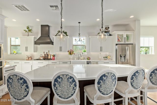 1936 W UNION PARK Drive, Phoenix, AZ 85085