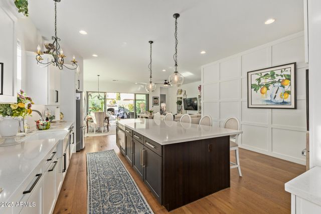 1936 W UNION PARK Drive, Phoenix, AZ 85085