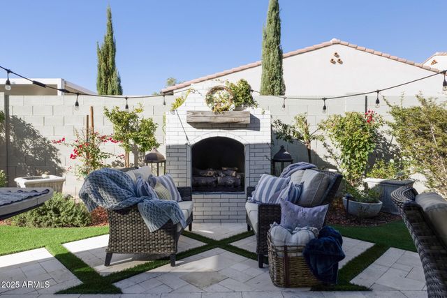 1936 W UNION PARK Drive, Phoenix, AZ 85085