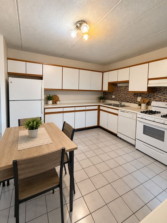 5011 VALLEY Lane 304, Streamwood, IL 60107 — photo 5