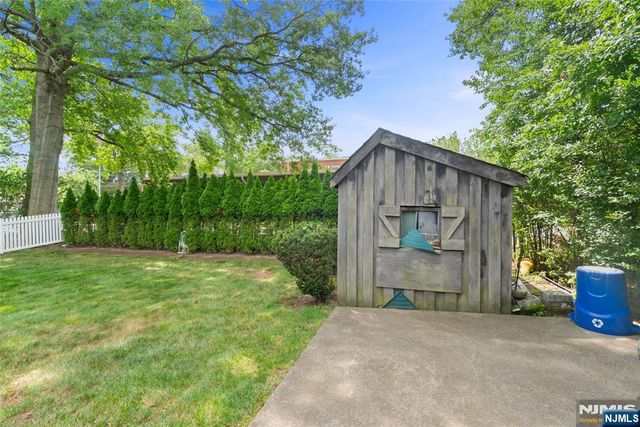 262 Linden Place, New Milford, NJ 07646