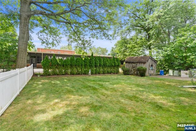 262 Linden Place, New Milford, NJ 07646