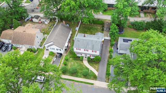 262 Linden Place, New Milford, NJ 07646