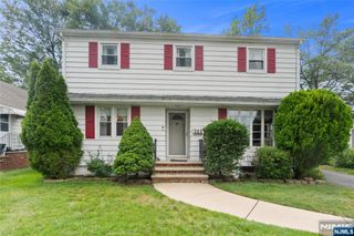 262 Linden Place, New Milford, NJ 07646