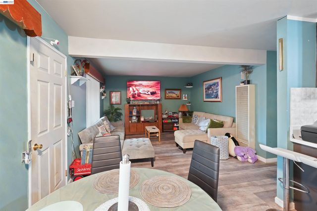 1712 Utah St, Fairfield, CA 94533