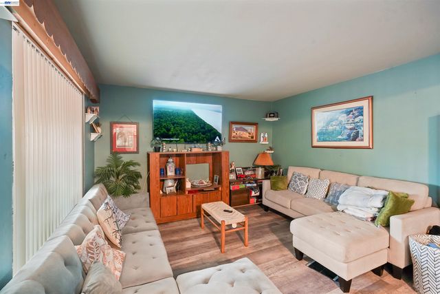 1712 Utah St, Fairfield, CA 94533