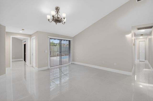 9939 Boca Gardens Trail D, Boca Raton, FL 33496