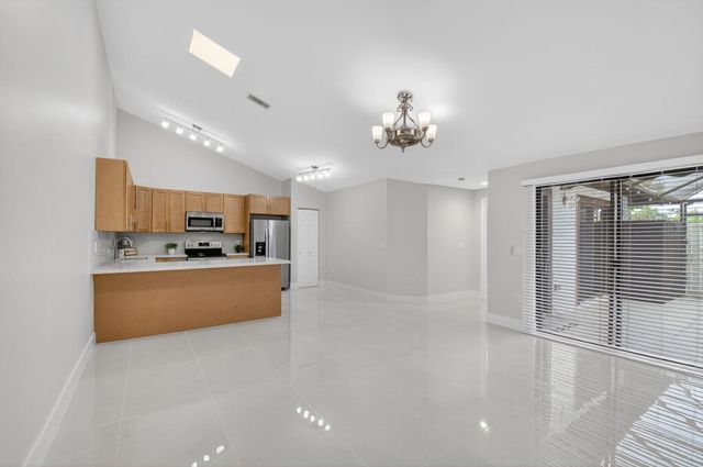 9939 Boca Gardens Trail D, Boca Raton, FL 33496