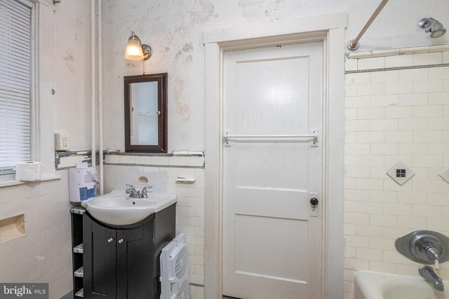 328 HIGH ST, Reading, PA 19606