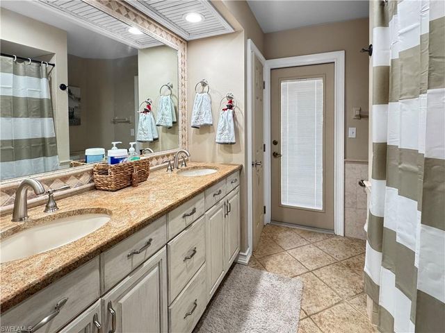 2220 SW 21st ST, Cape Coral, FL 33991