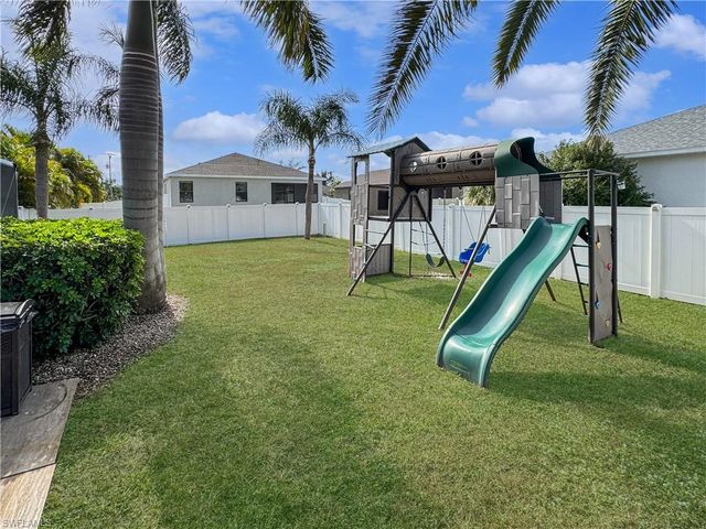 2220 SW 21st ST, Cape Coral, FL 33991