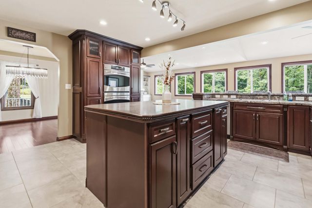 414 Lake Forest Drive, Somerset, KY 42503