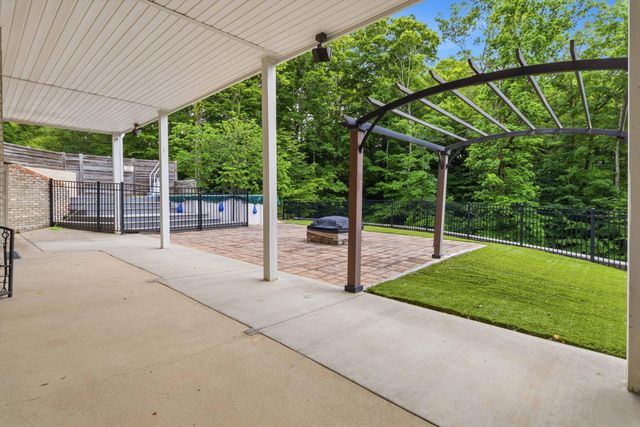414 Lake Forest Drive, Somerset, KY 42503