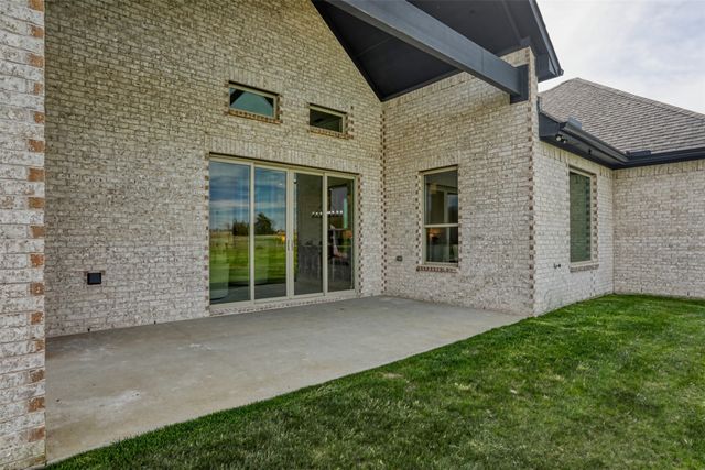 7637 County Road 1052, Celeste, TX 75423