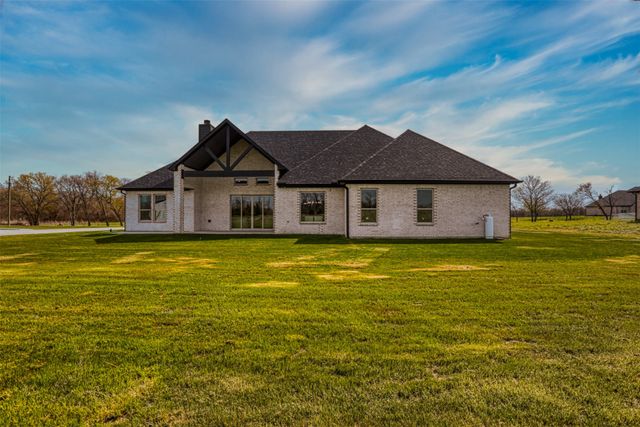 7637 County Road 1052, Celeste, TX 75423