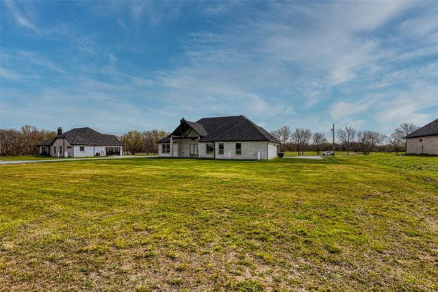 7637 County Road 1052, Celeste, TX 75423
