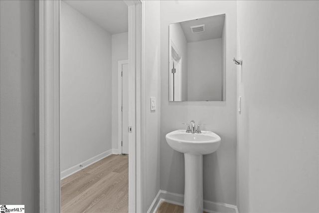 668 Cozy Bluff Road, Spartanburg, SC 29301