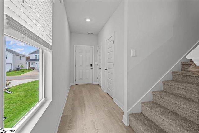 668 Cozy Bluff Road, Spartanburg, SC 29301