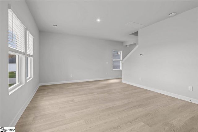 668 Cozy Bluff Road, Spartanburg, SC 29301