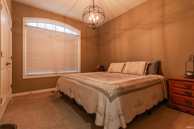 424 Knollview Drive, Evansville, IN 47711